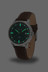 Ponctuel Auriga verte, montre automatique 40mm, design intemporel avec mouvement Miyota et verre saphir.